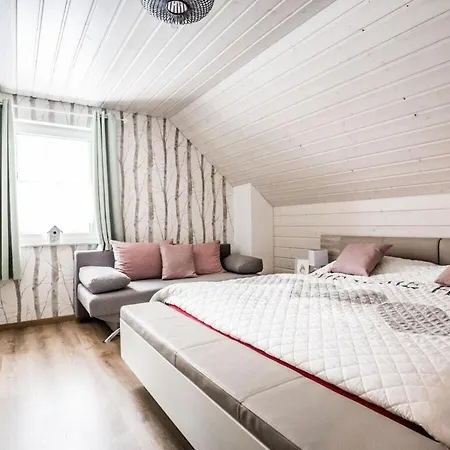 A Gem Of A Modern Retreat *
