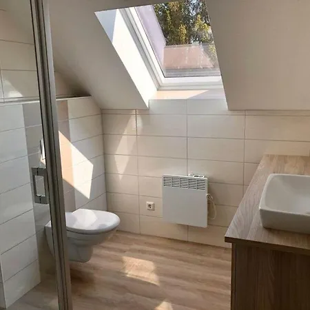 A Gem Of A Modern Retreat *