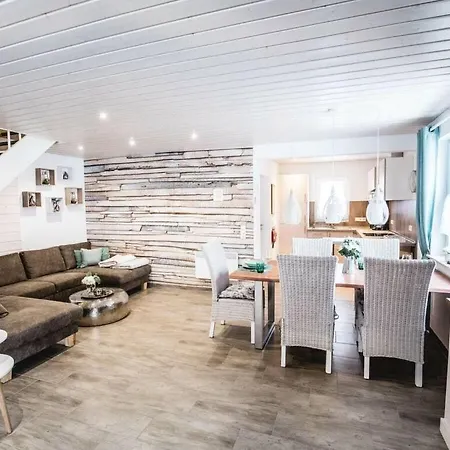 Holiday home A Gem Of A Modern Retreat