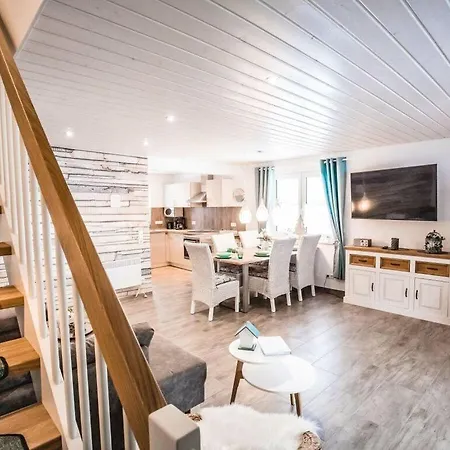 A Gem Of A Modern Retreat Holiday home